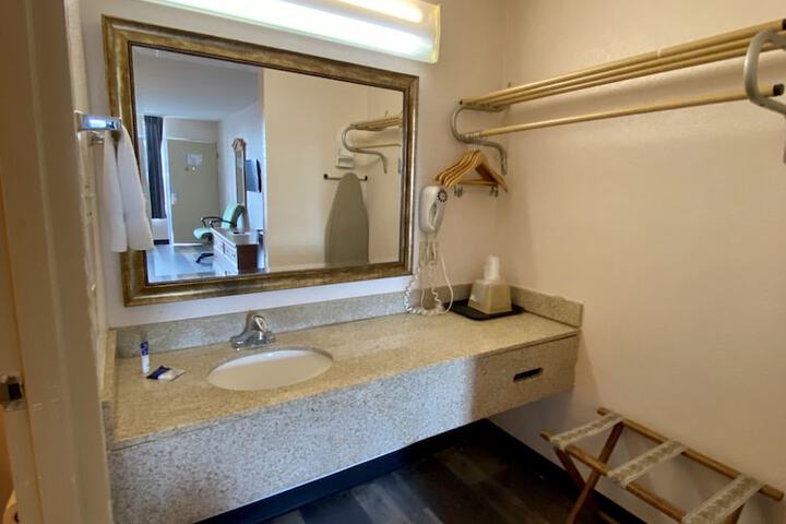 Room 21 of 52