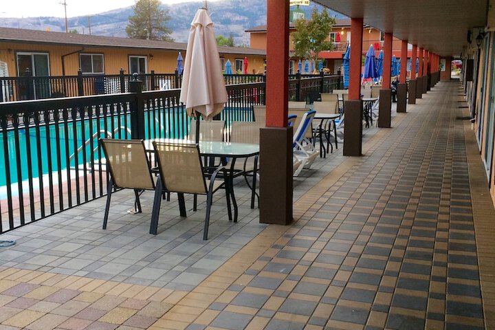 Terrace/Patio 33 of 38