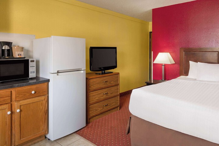Room 17 of 35