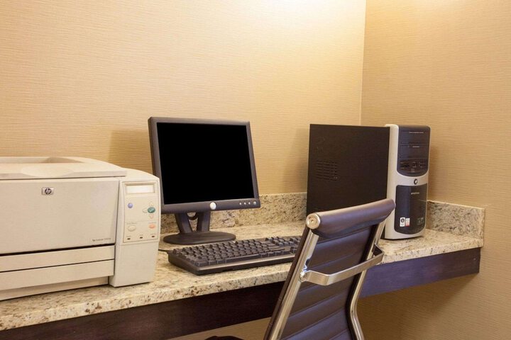 Business Center 28 of 28