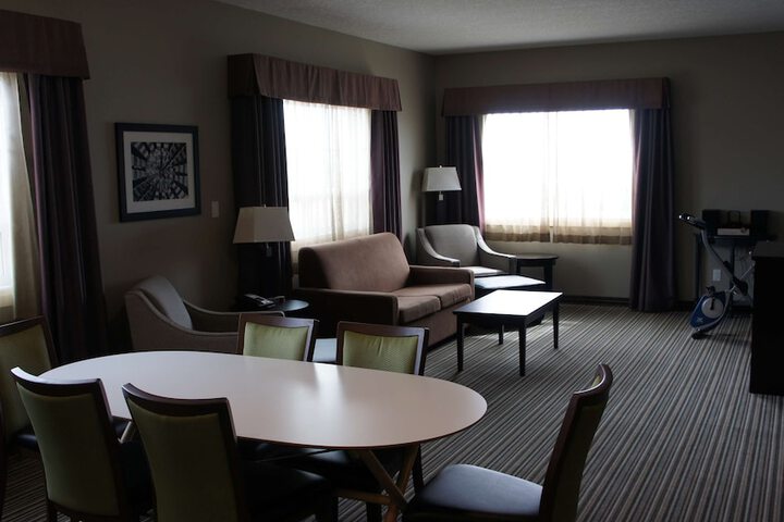 Best Western Plus Fort Saskatchewan Inn & Suites
