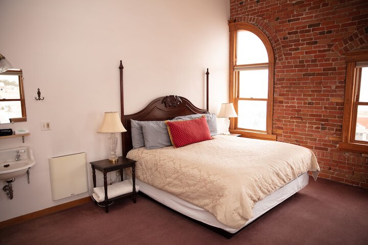 Room 56 of 110