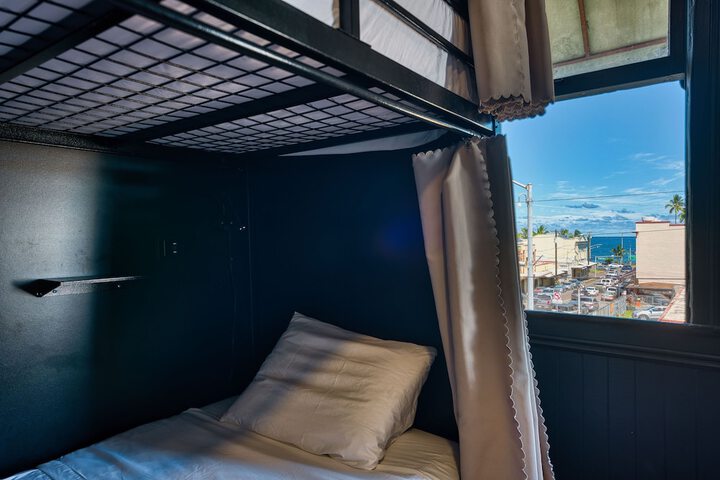 Howzit Hostels Hawaii