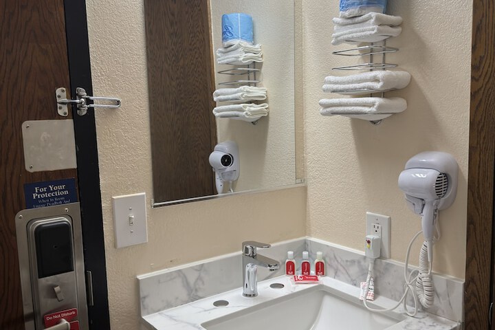 Room 12 of 35
