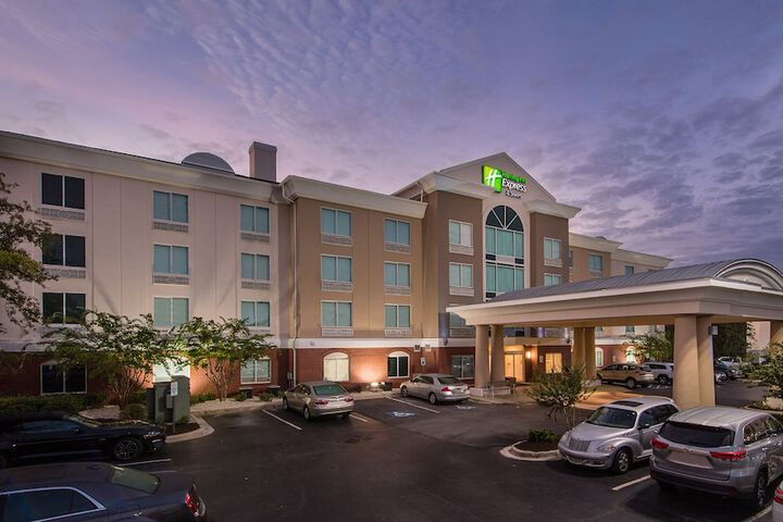 Hotel 5 of 50