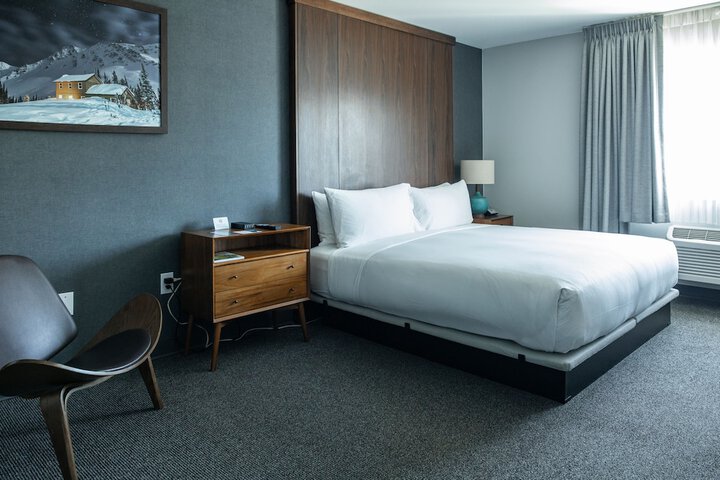 Room 27 of 65