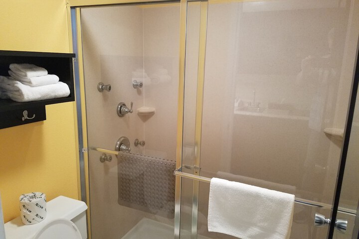 Room 14 of 18