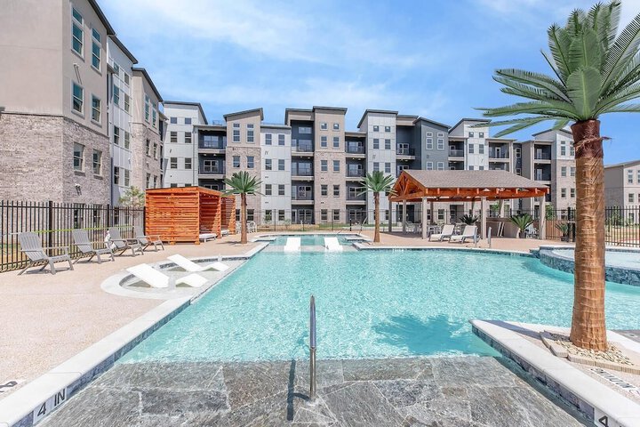 Landing Furnished Apartments - Midlothian