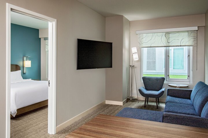 Room 46 of 76