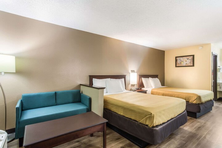 Room 14 of 16