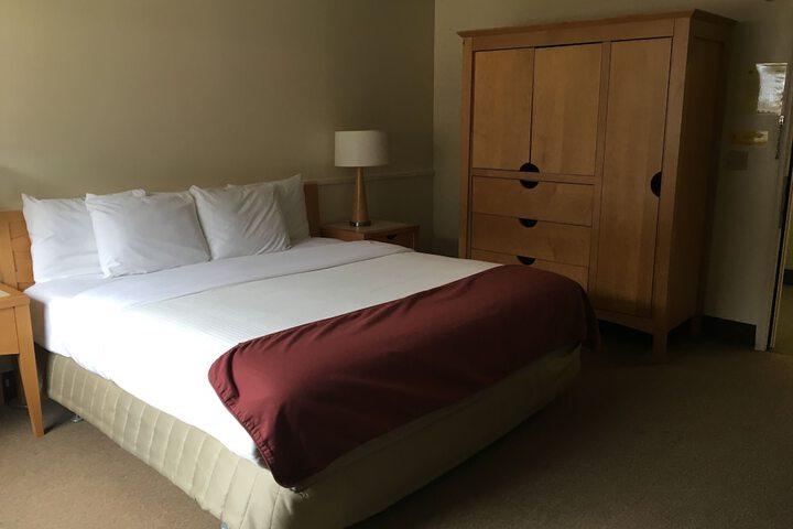 Room 13 of 20