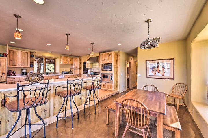 Luxe Twin Lakes House w / Mountain & Lake Views!