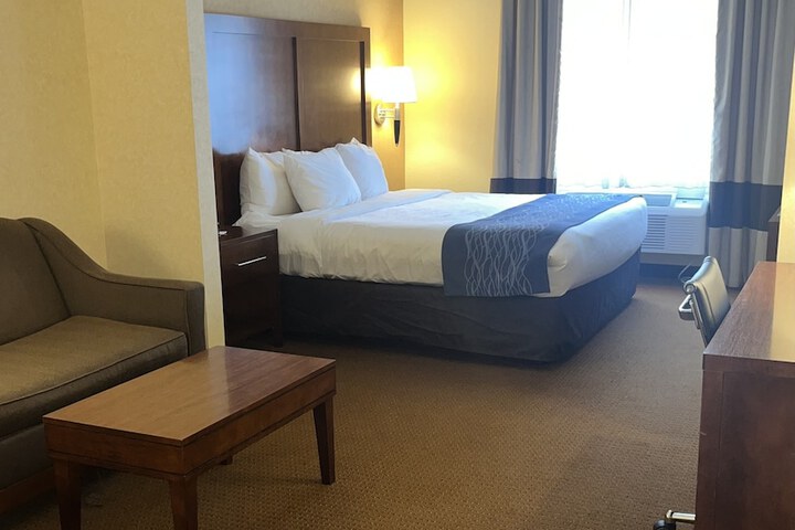 Room 12 of 27