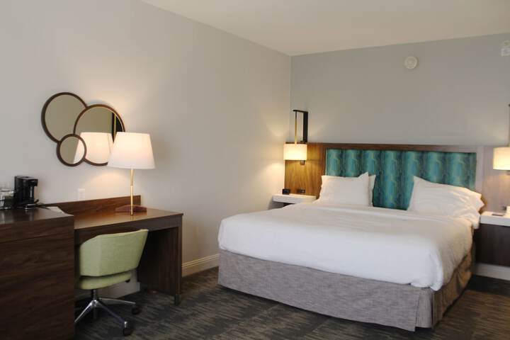 Room 27 of 121