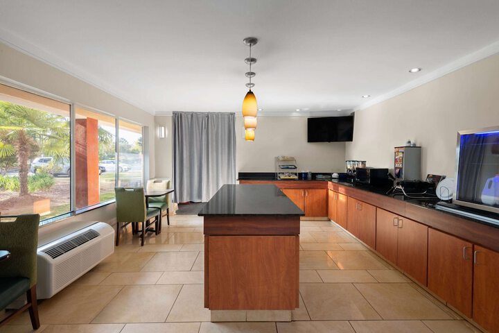 Days Inn by Wyndham Florence Near Civic Center