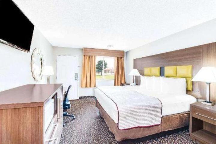 Super 8 by Wyndham Big Spring TX