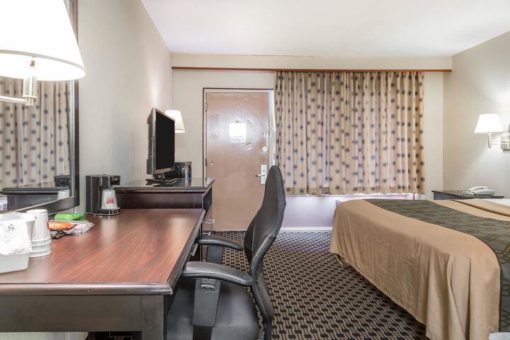 Room 14 of 38