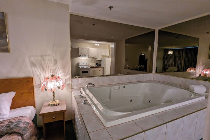 Hot Tub 79 of 82