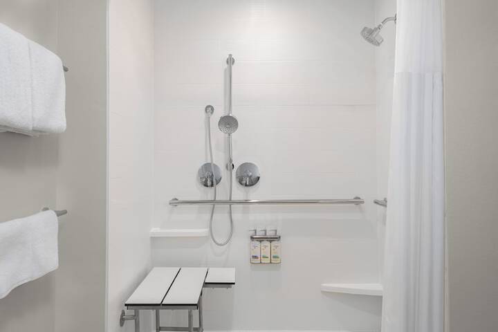 Holiday Inn Express & Suites DFW Airport Southwest - Euless