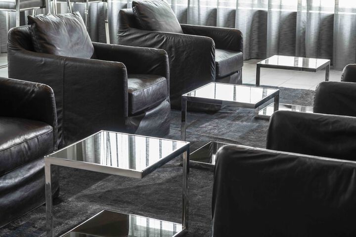 Lounge 36 of 41