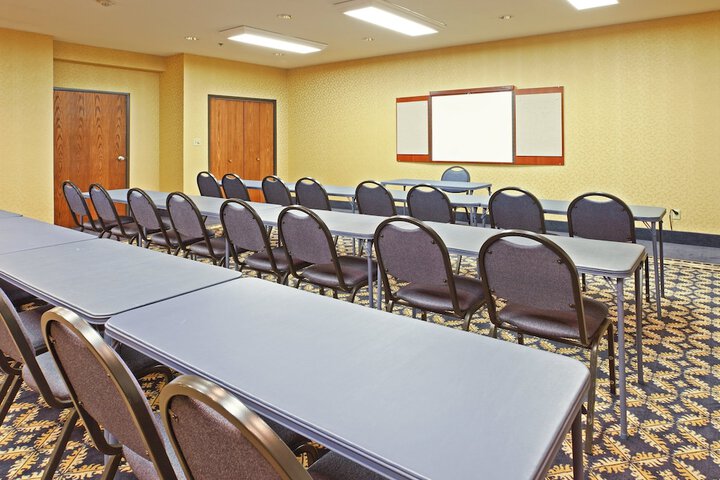 Holiday Inn Express Hotel & Suites Mountain Home by IHG