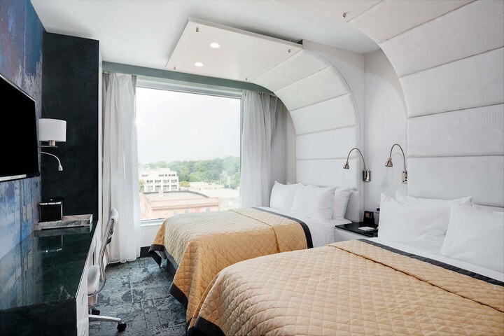 Room 8 of 27