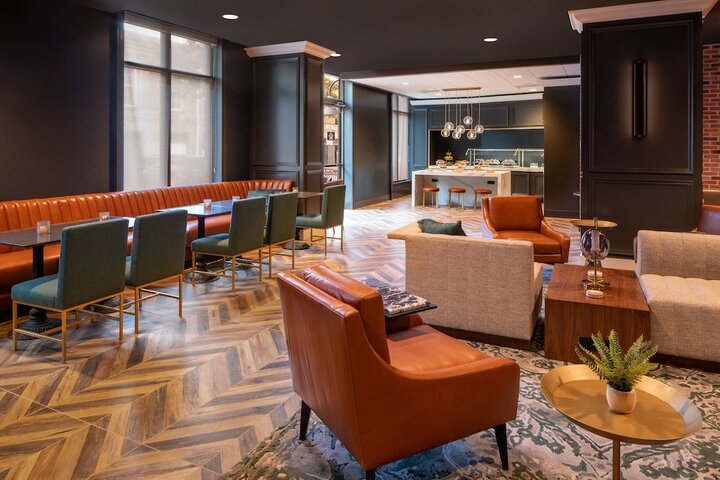 Lounge 66 of 86