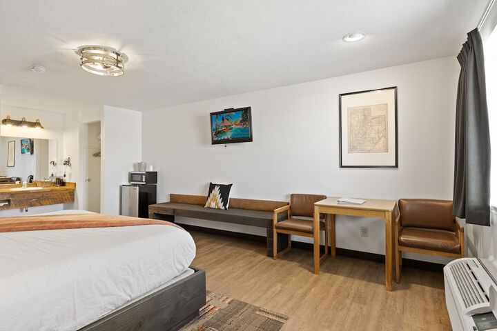 Room 32 of 49