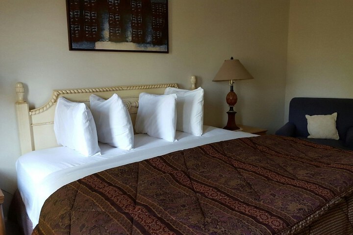 Room 37 of 62