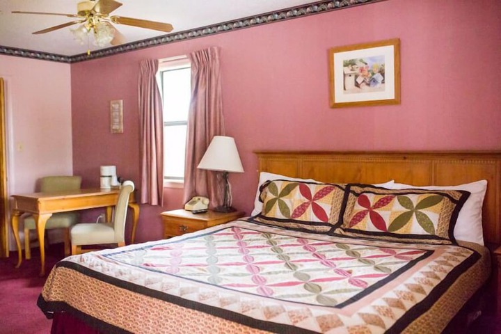 Room 10 of 42