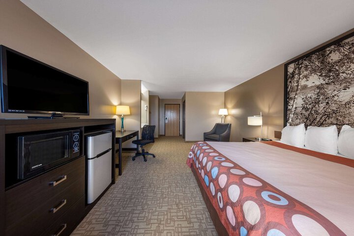 Room 20 of 33
