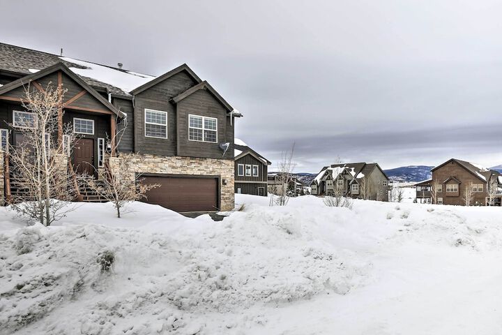 Luxe Rocky Mtn Retreat w / Hot Tub - by Winter Park