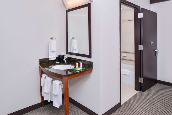 Hyatt Place Chesapeake