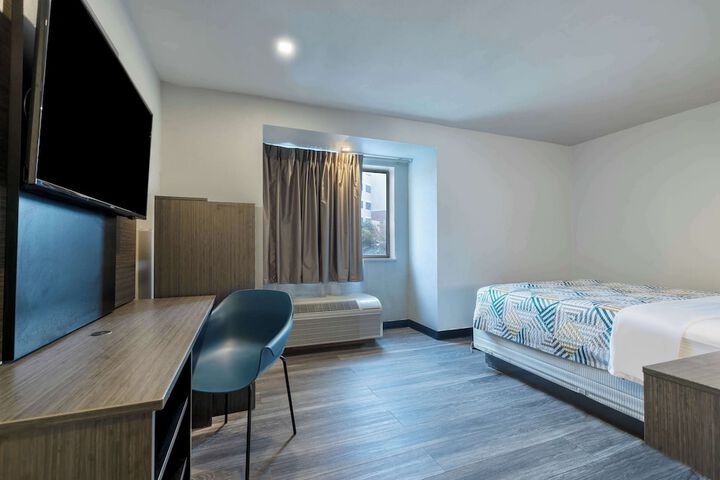 Room 28 of 37