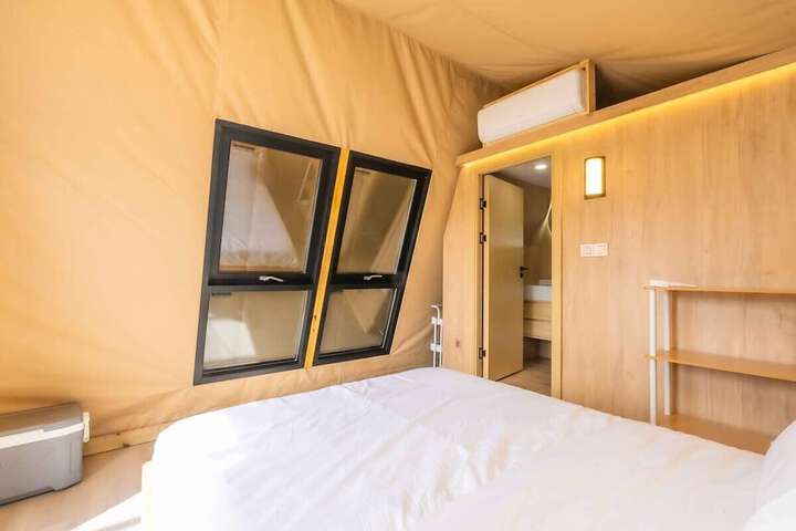 Urban Glamping Oasis: Comfort & Adventure Combined