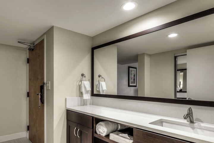 Room 30 of 42
