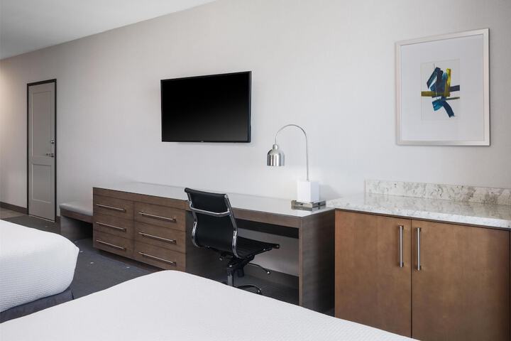 Best Western Premier Hotel at Fishers Landing