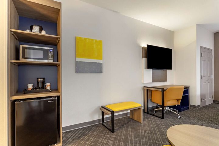 Room 21 of 40