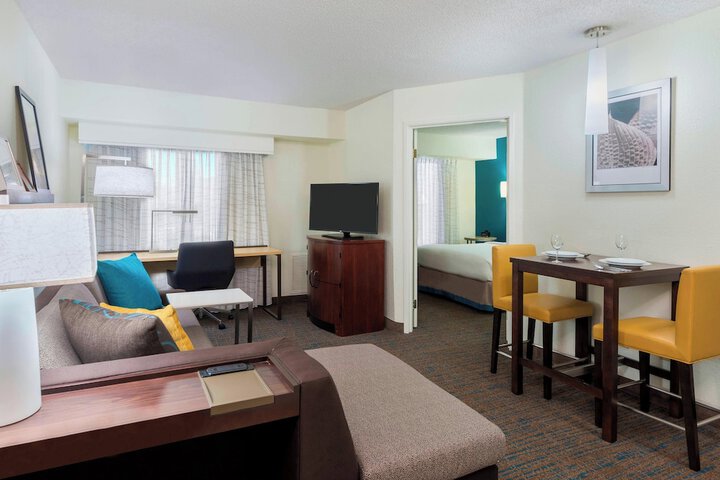 Room 12 of 22