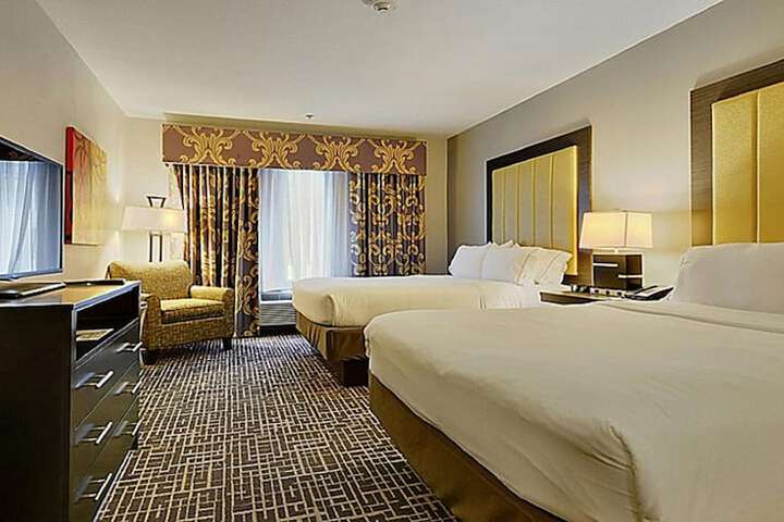 Room 9 of 21