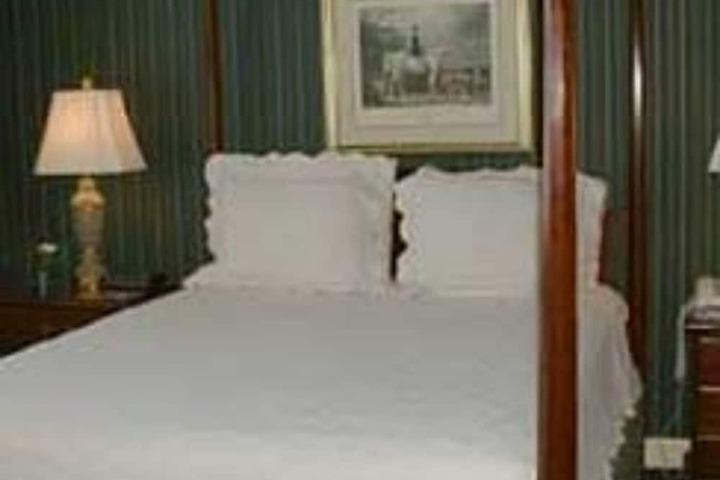 1842 Inn