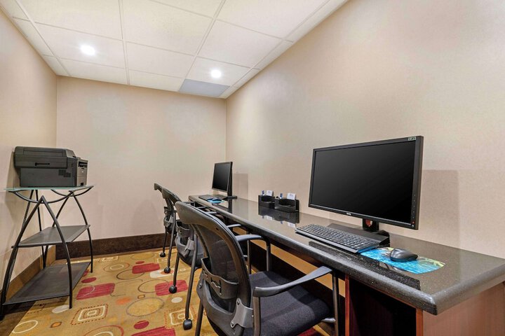 Business Center 58 of 58