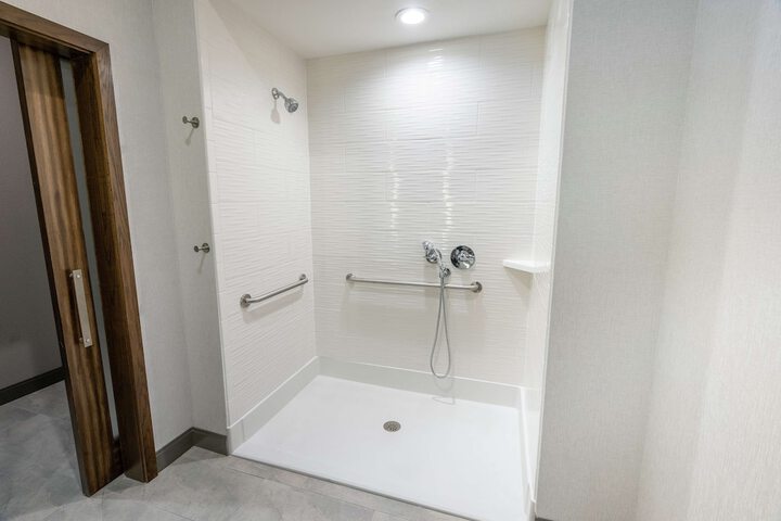 Room 32 of 41