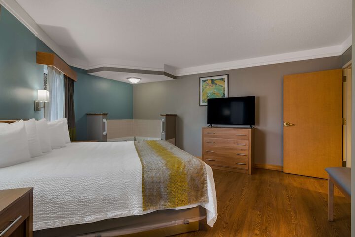 Best Western Plus Executive Court Inn & Conference Center