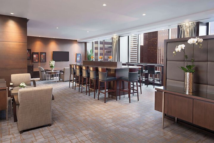 Lounge 95 of 103