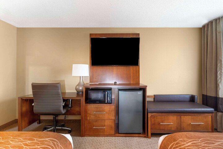 Room 28 of 46