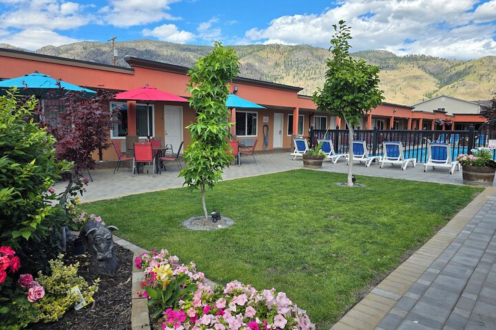 Sahara Courtyard Inn