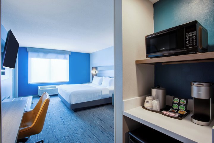 Room 52 of 71