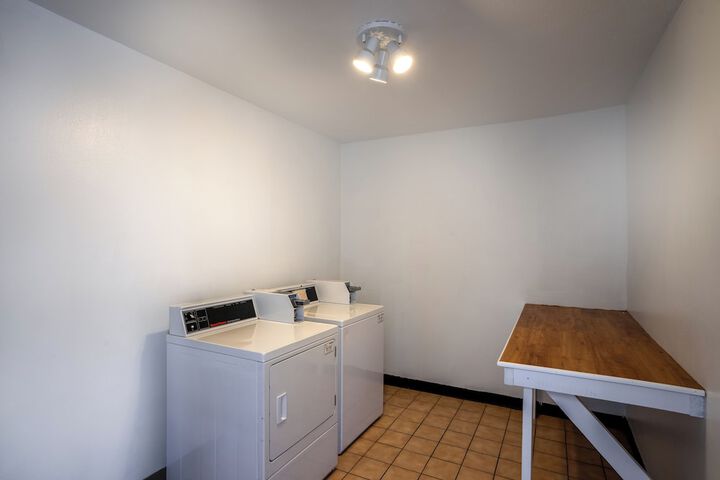 Room 27 of 46