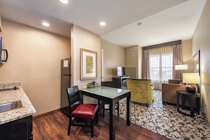 Homewood Suites by Hilton Oxnard / Camarillo